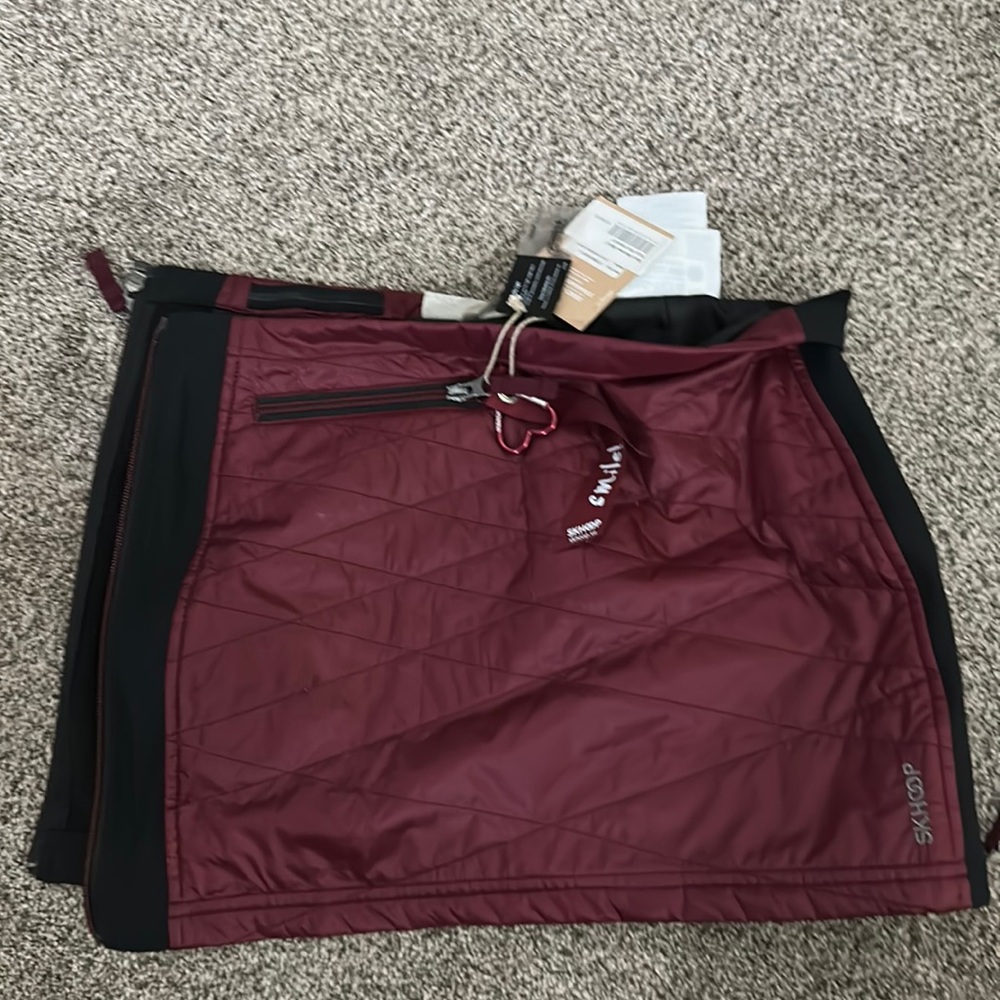New with tags Skhoop bum warmer skirt